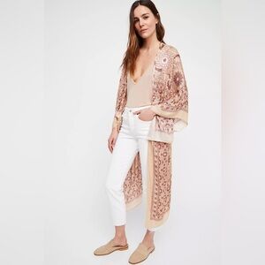 FREE PEOPLE Magic Dance Border Print Duster in latte combo